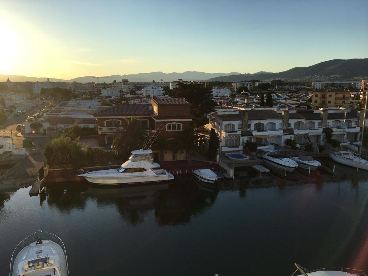 Vue Panoramique sur la Mediterrannée, appartement sur canal&proche plage Roses Esterno foto