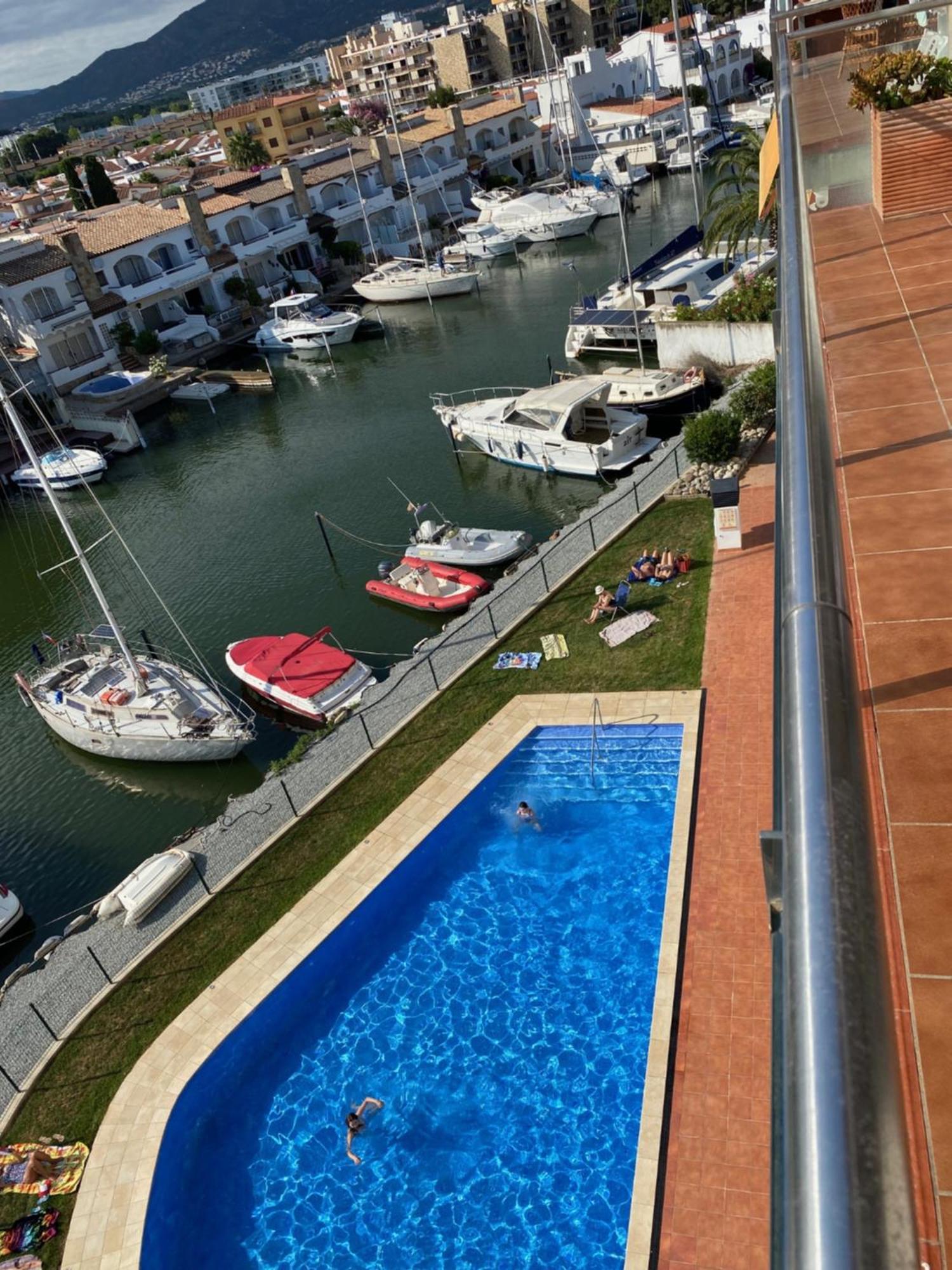Vue Panoramique sur la Mediterrannée, appartement sur canal&proche plage Roses Esterno foto