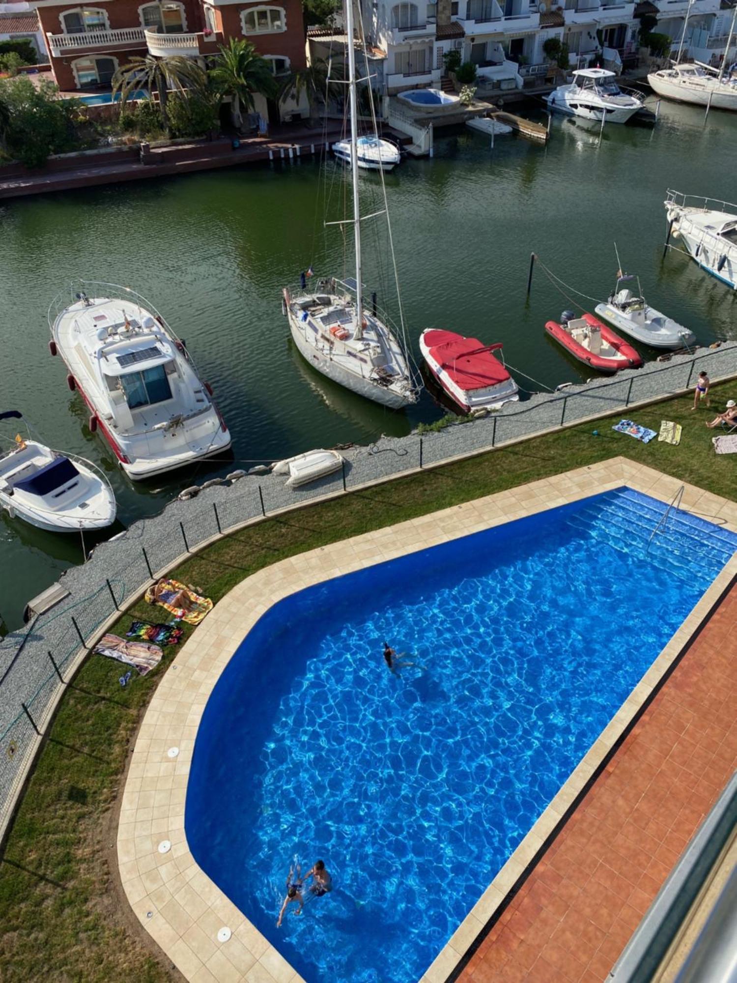 Vue Panoramique sur la Mediterrannée, appartement sur canal&proche plage Roses Esterno foto