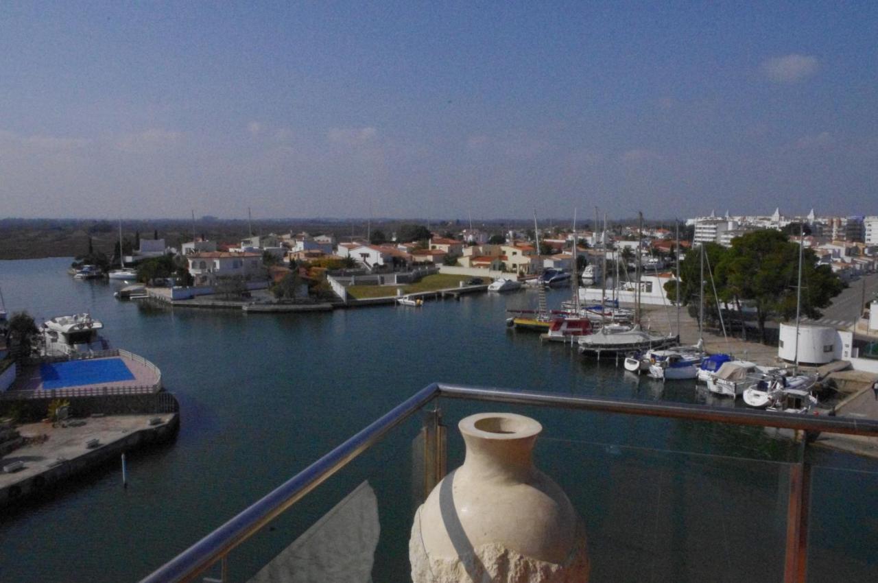Vue Panoramique sur la Mediterrannée, appartement sur canal&proche plage Roses Esterno foto