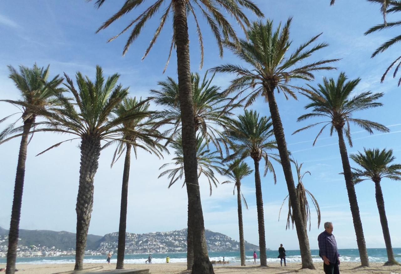 Vue Panoramique sur la Mediterrannée, appartement sur canal&proche plage Roses Esterno foto